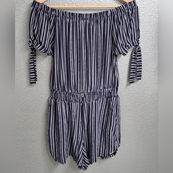 COPY - Derek ❤️ Heart Blue & White Striped Romper    Size XL - Picture 7 of 7